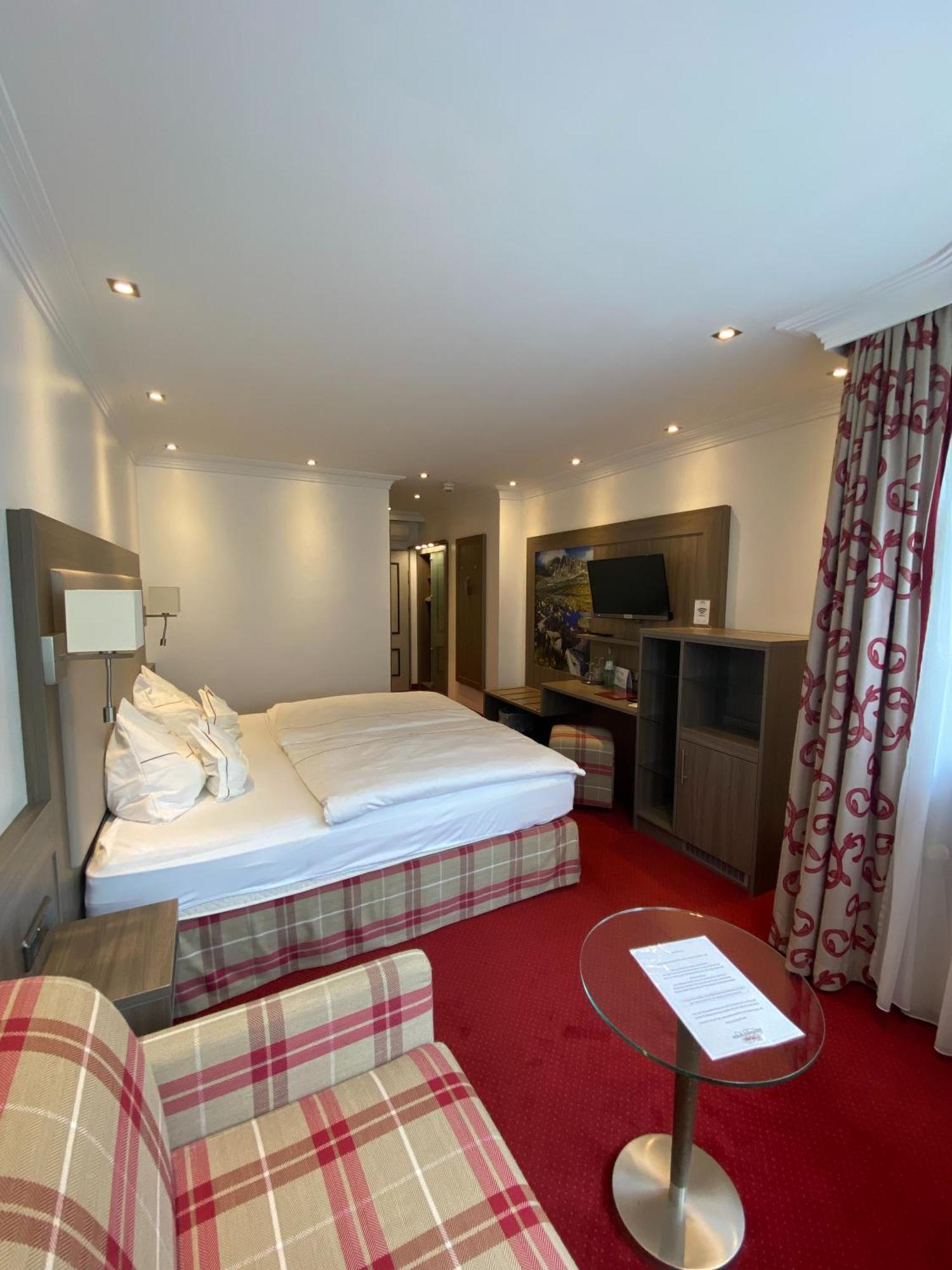 Hotel Alpinia 4*