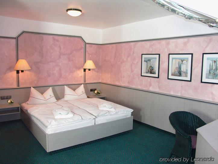 Alpinia Hotel 4*